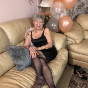 Meet your Posher, Nitza